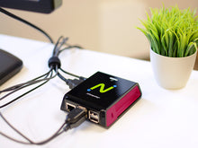 Cargar imagen en el visor de la galería, El NComputing RX300 puede funcionar en modo de thin clients o en modo autónomo Raspbian Linux